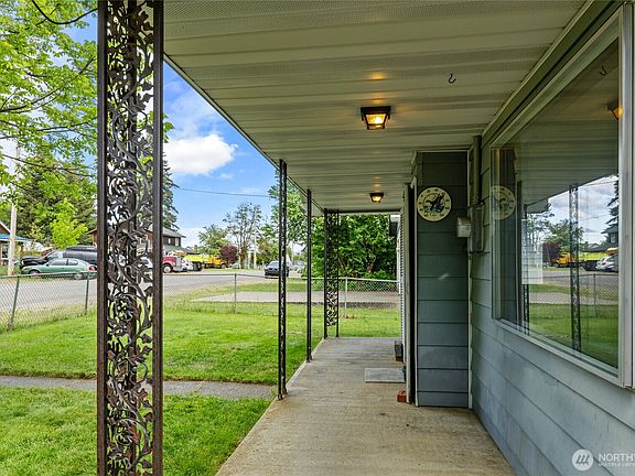 3rd image of 410 1st Street