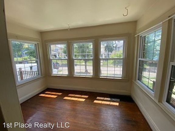 4th image of 176-176.5 Clinton St #176