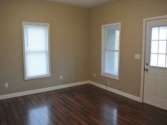 3rd image of 715 4th St NW