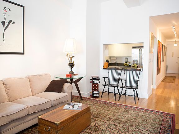 5th image of 99 John St APT 1023