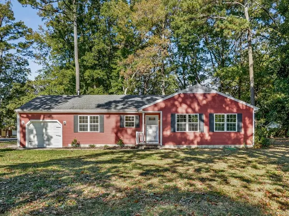 33371 Holly Ln, Wallops Island, VA 23337