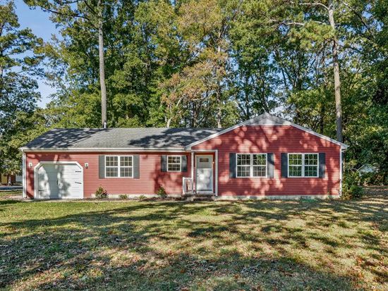 33371 Holly Ln, Wallops Island, VA 23337