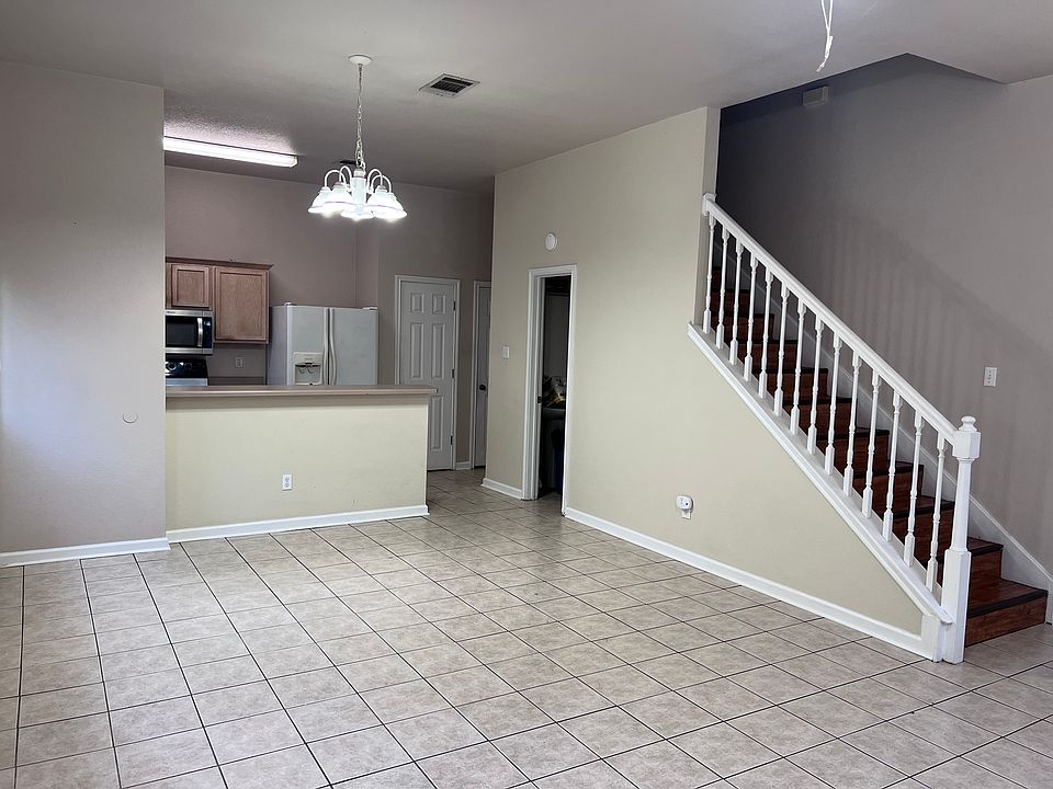 1st image of 121 Cedargrove St