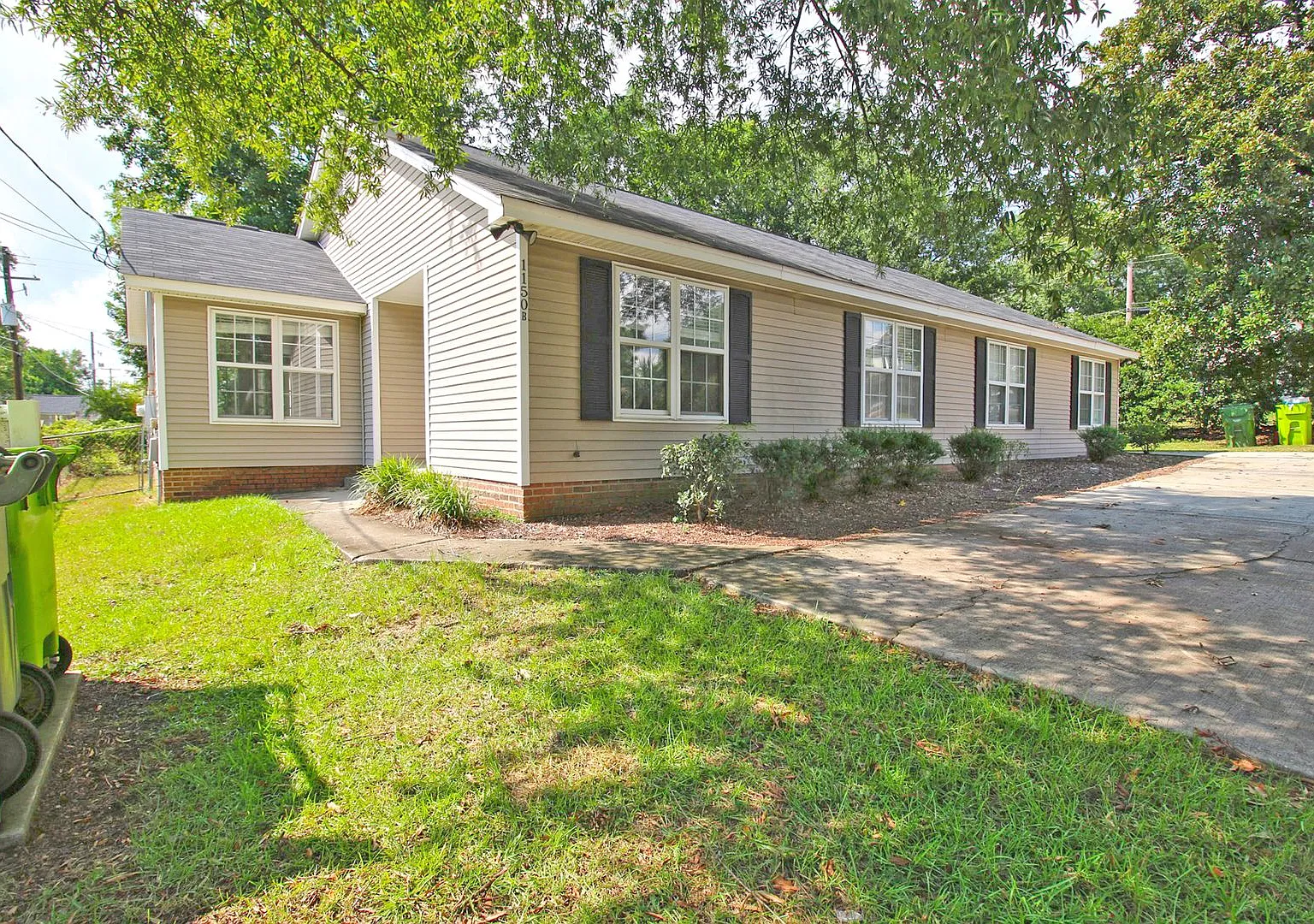Pre-Leasing 2027! 3 Bedroom, 2 Bath - 1150 Olympia Avenue#A! — Photo 1