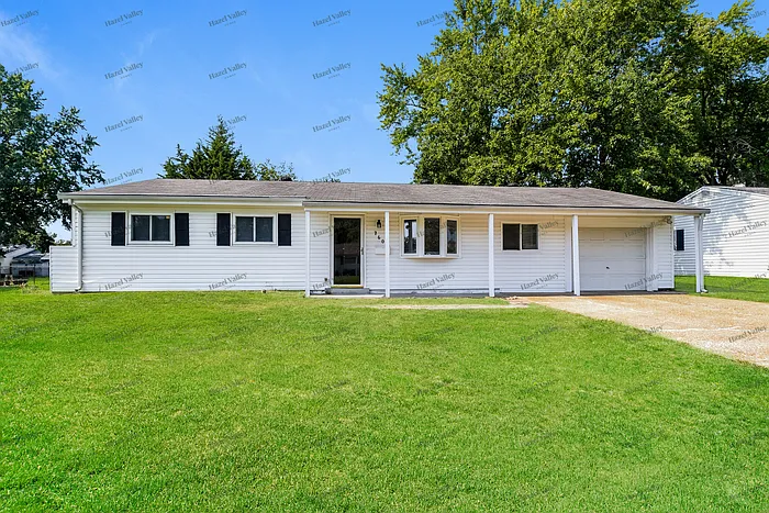 3 bed, 1.0 bath, 936 sqft, $1,595 — Photo 3