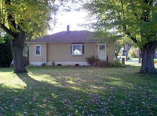 18 Century Dr, West Seneca, NY 14224