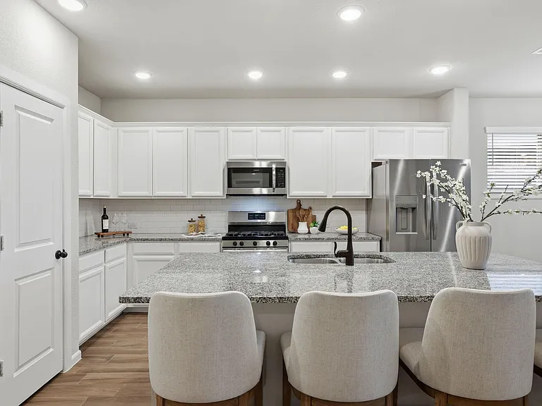 2626 Lemonwood Ln — Photo 9