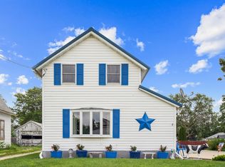 555 6th St, Jesup, IA 50648