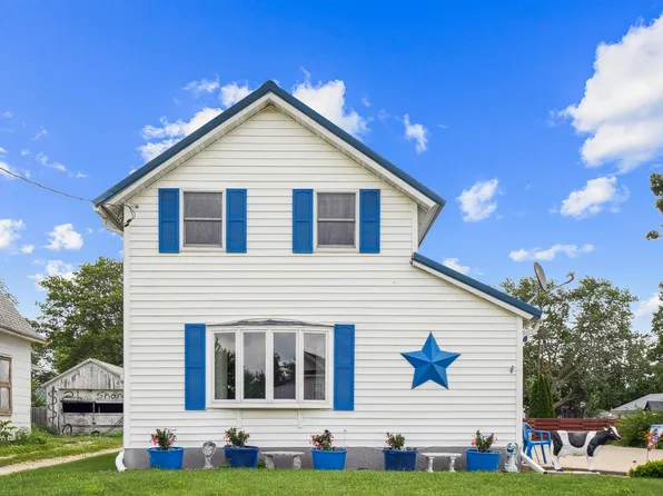 555 6th St, Jesup, IA 50648