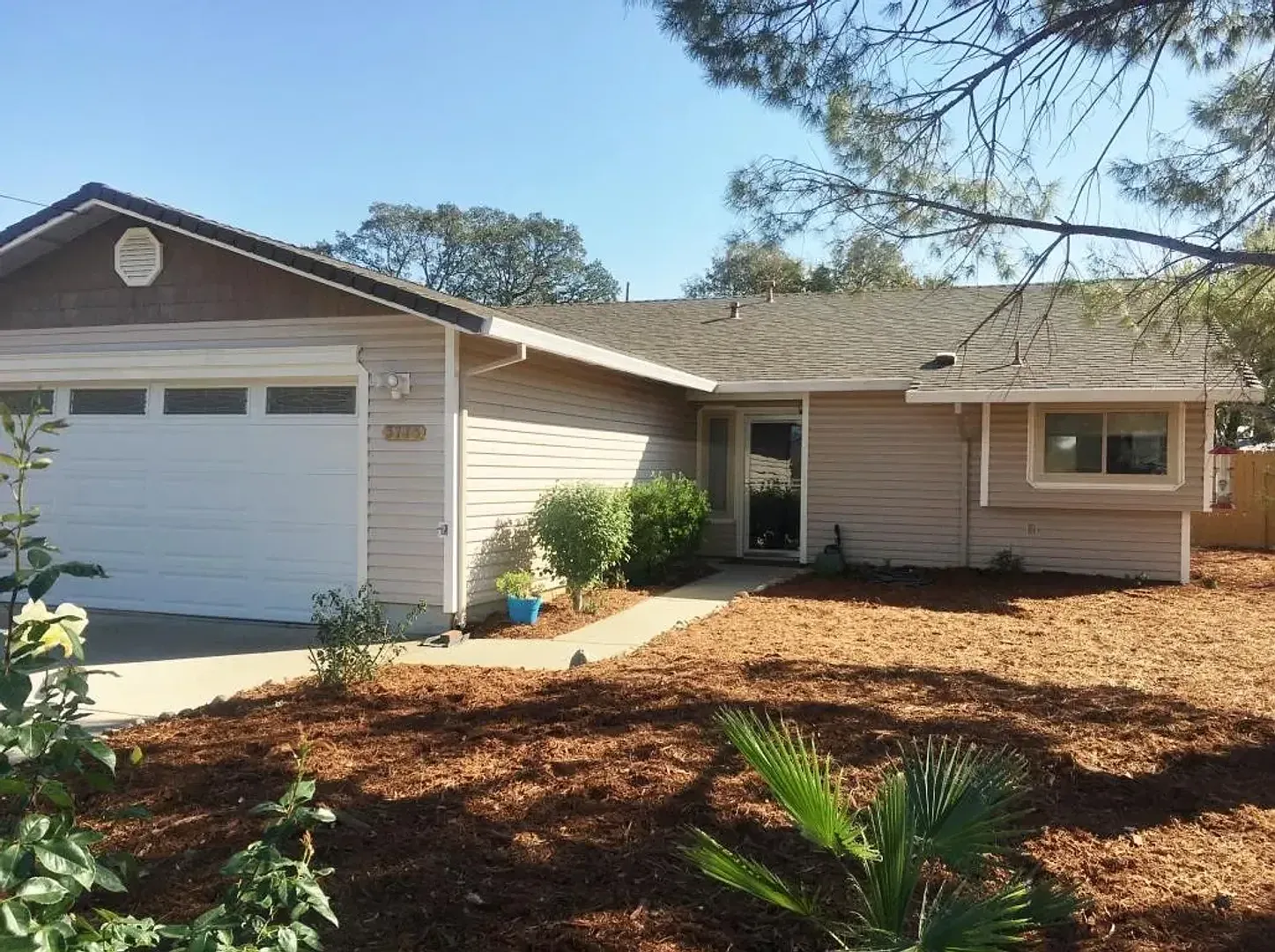 4 Bedroom home in North Redding — Photo 2