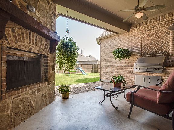 3rd image of 2105 Brandiles Dr