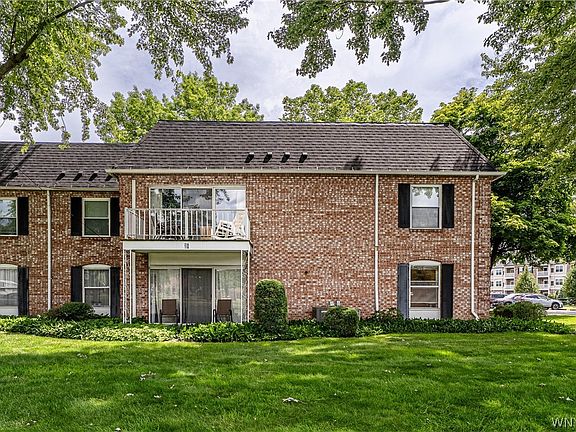 2nd image of 4547 Chestnut Ridge Rd Unit 116B