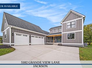 5182 Grande View Ln, Jackson, MI 49201