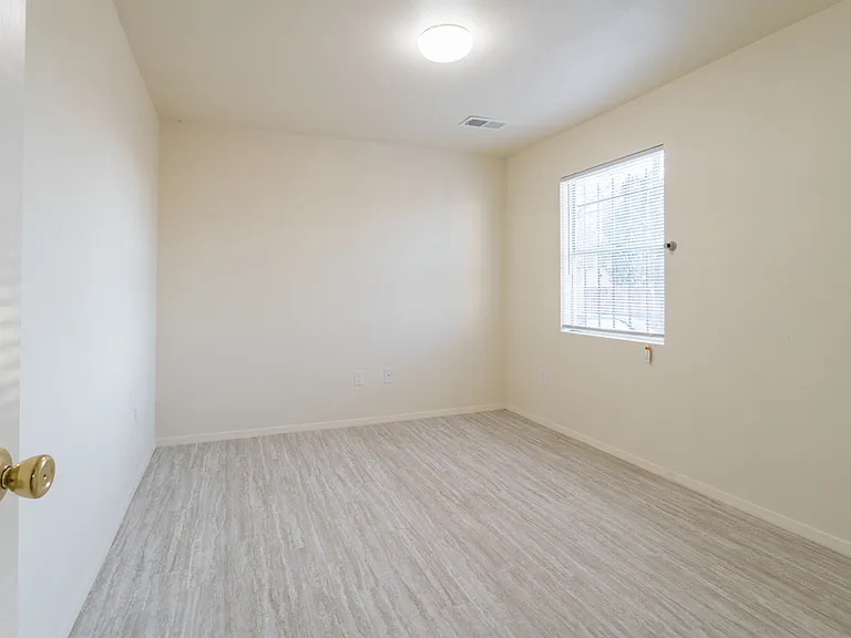 Zodiac Apartments — Photo 24