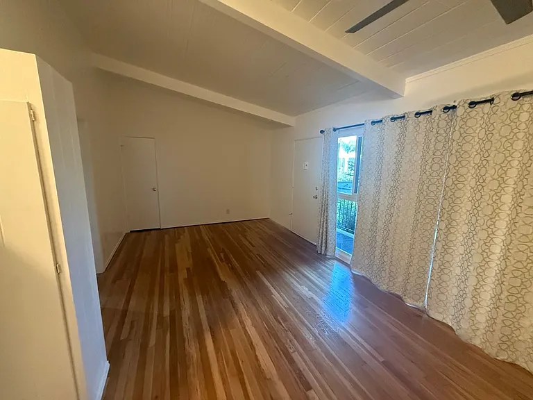 9017 Harratt St in the Heart of West Hollywood! — Photo 10