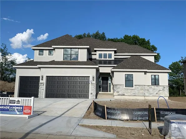 10411 N Mulberry St, Kansas City, MO 64155
