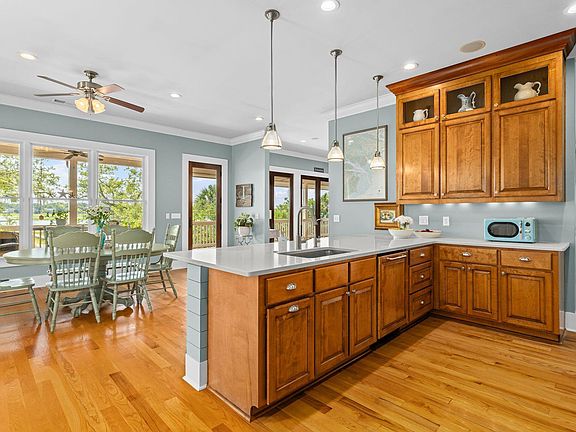 5th image of 4660 Cedar Island Ct