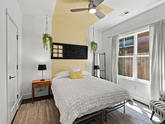 4th image of 2001 Convent Pl APT 13