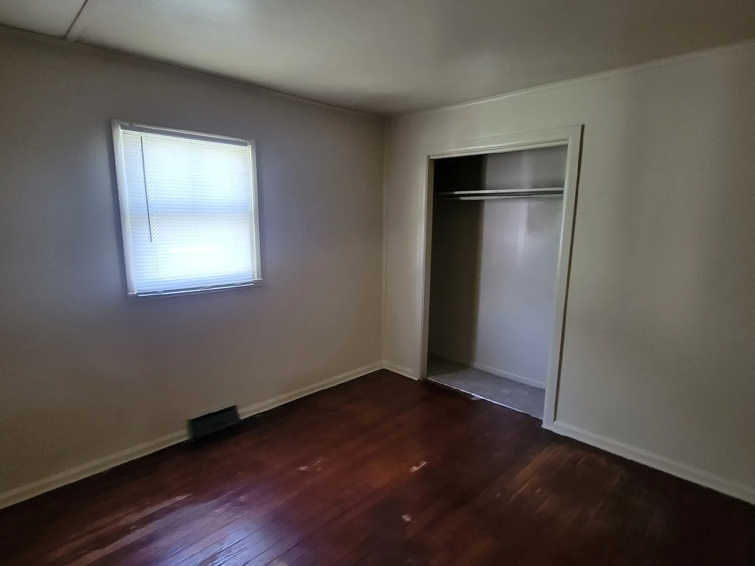 3 bed, 2.0 bath, $895 — Photo 3