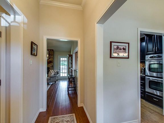 5th image of 1004 Woodcreek Ct