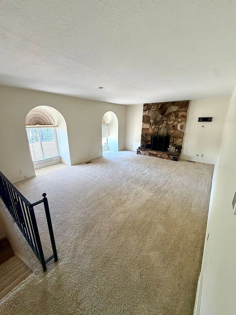 5719-21 Highland Drive — Photo 3