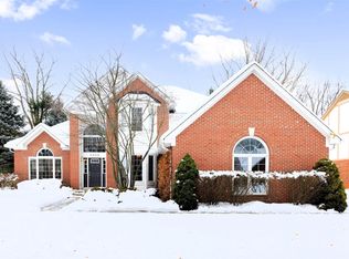 5648 Whitfield Dr, Troy, MI 48098