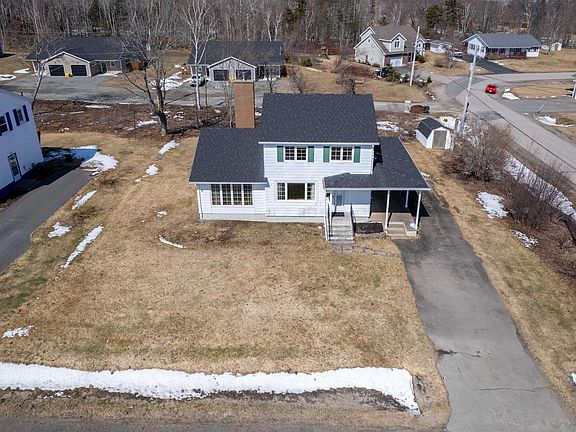 2nd image of 992 Westmount Rd