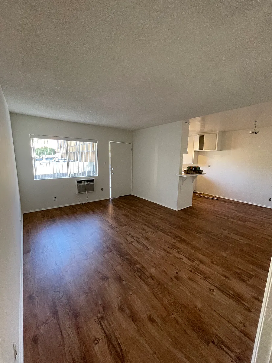 Building Photo - 1149 N Central Ave #10