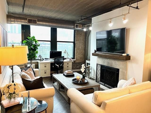 1st image of 411 W Ontario St #525S