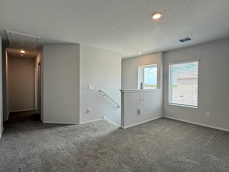1123 Whitneyway Ln — Photo 7