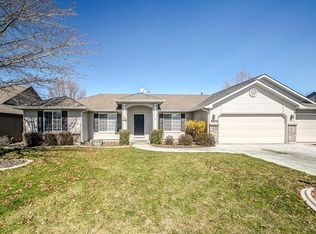 3302 W Muirfield Dr, Meridian, ID 83646