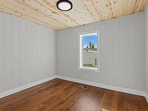 1021 Baird Ave — Photo 17