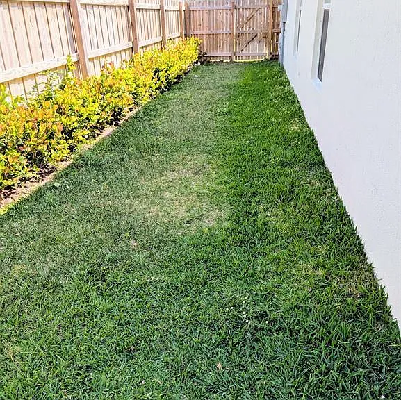 1562 W 26th Ct — Photo 12