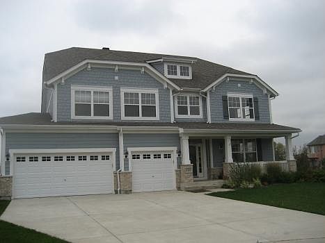 1st image of 133 E Colonial Dr
