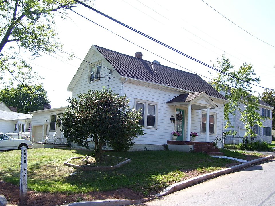 Corner Lot/Two Driveways