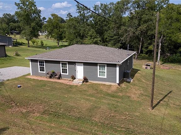 2nd image of 212C Claudes Rd