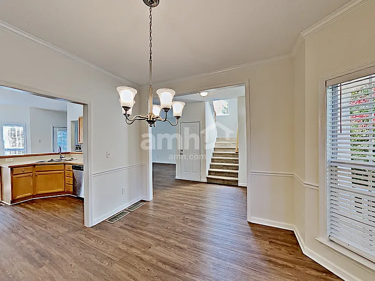 374 Westhill Dr — Photo 8