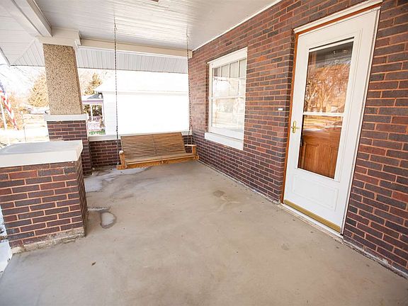 5th image of 706 Central St