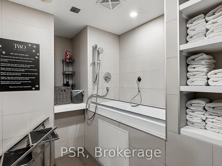 2 Saint Thomas St #2406 — Photo 10