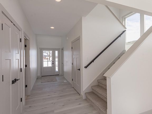 4th image of 54663 Pierre Trails Dr
