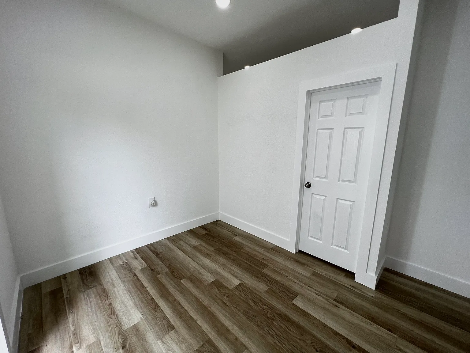 1 bed, $1,300 — Photo 3