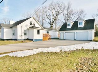 2886 E Ashby Rd, Midland, MI 48640