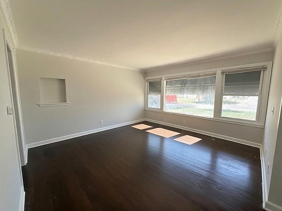 3rd image of 5821 W Keefe AVENUE