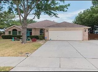 323 Bluewood Ln, Lake Dallas, TX 75065
