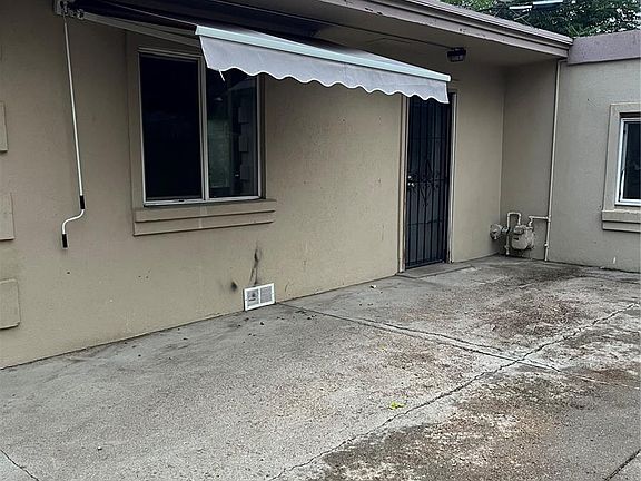 2nd image of 3211 W Kentucky Avenue