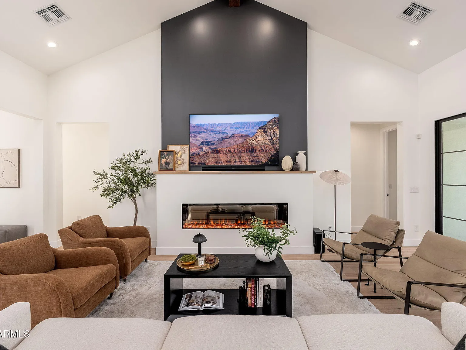 4 bed, 4.5 bath, 3003 sqft, $14,000 — Photo 4