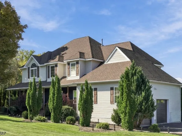 4 Brecia Ct, Andover Twp., NJ 07848