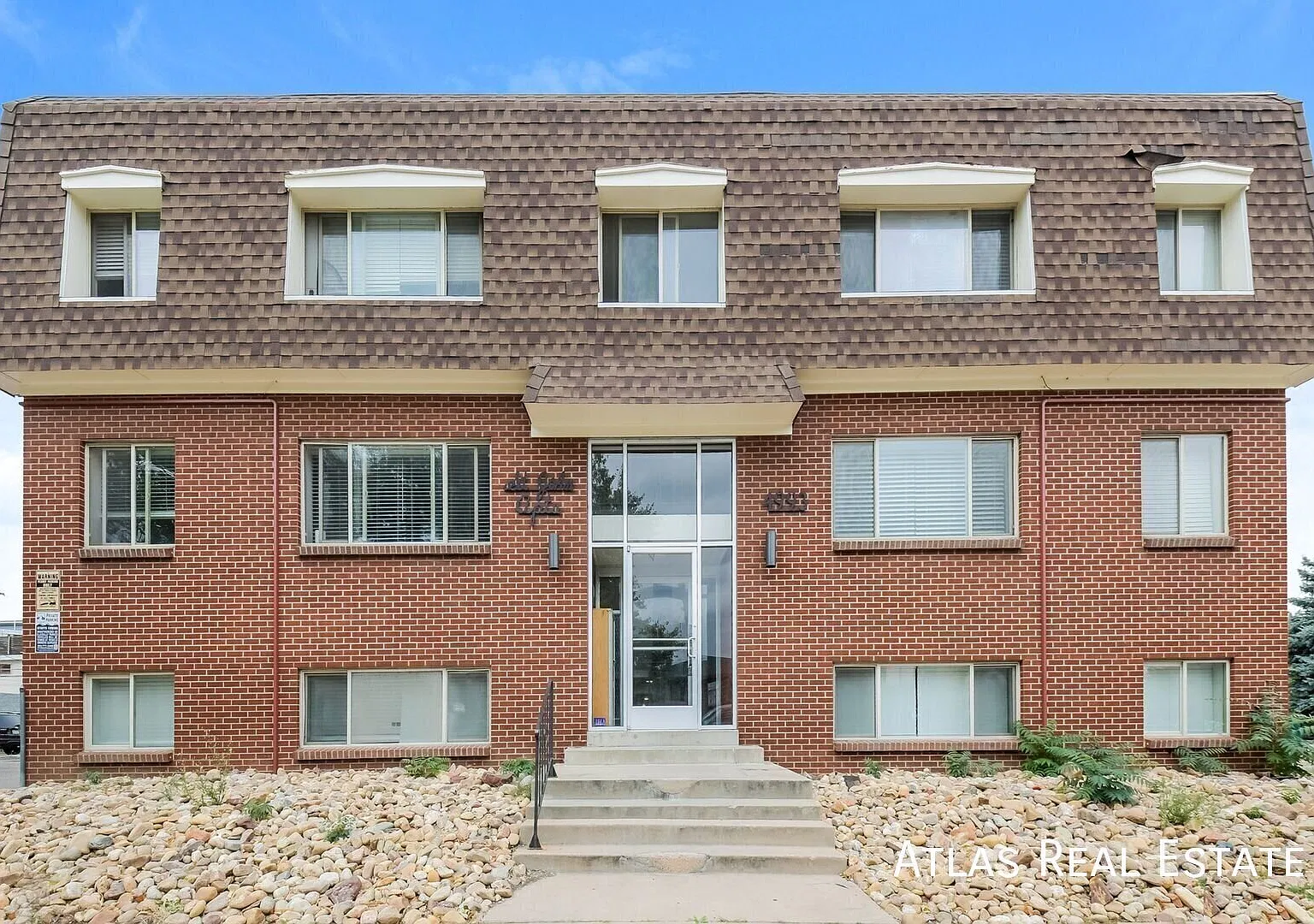 Save $2190!! New pictures coming soon! 1 Bedroom Apartment Across from Regis U Available NOW — Photo 1