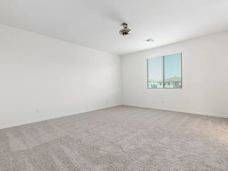 Large Master suite upstairs (Fans , lights & window blinds already installed)