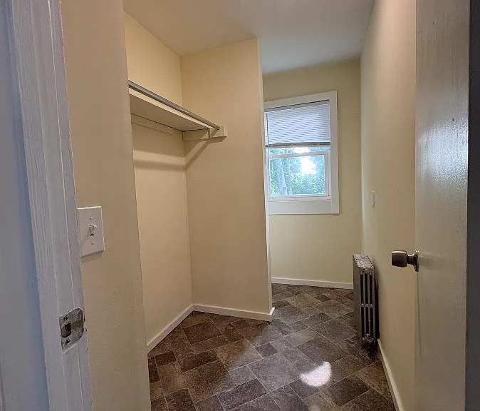 144-146 Montauk Ave — Photo 9